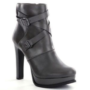 Leather zip up platform heel booties 8.5 - Unworn!